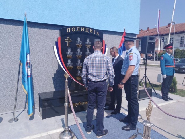 SPOMENIK PU FOCA 3