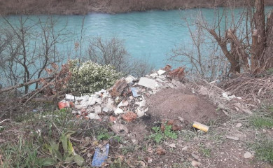 Бацају отпад гдје стигну – казне једино рјешење