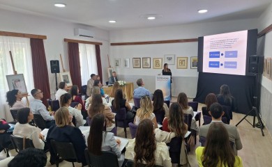 Млади офталмолози стручним сесијама започели Међународни симпозијум „Системске болести и око“