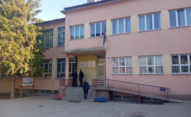 У Горњем Пољу и Обилићеву гласање протиче без проблема