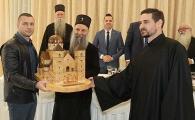 Израдио макете 11 фочанских храмова- патријархов осмијех најљепша награда