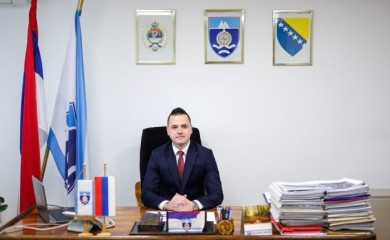 Вукадиновић: Божић да подстакне на међусобну љубав и доброту