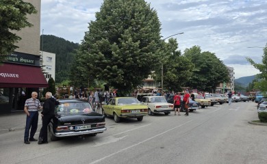 Од Волва старог шест деценија до Трабанта: Олдтајмери одушевили Фочаке