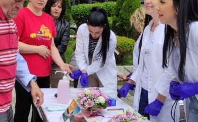 Бесплатно мјерење притиска, шећера и кисеоника у крви поводом Међународног дана сестринства