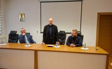 Гидеон Грајф одржао предавање у Фочи: Наша морална обавеза је да непрестано говоримо о страдању Срба и Јевреја