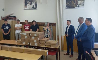 „Боље школе, боља будућност“: Осам нових рачунара за ОШ „Веселин Маслеша“