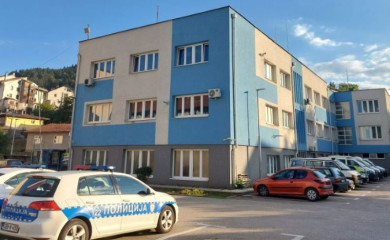 Физички напали суграђанина