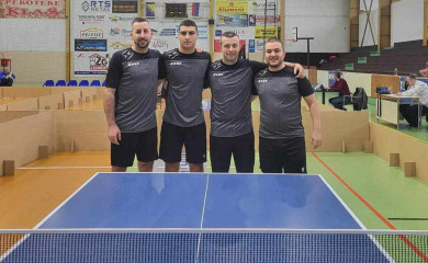 Стонотенисери без пораза, четврта побједа кошаркаша, успјешни и фудбалери и одбојкашице