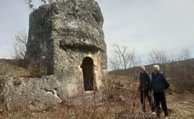 Тајанствена стијена у Ратајима- испосница и свечев гроб, заједничко насљеђе православаца и муслимана (АУДИО)