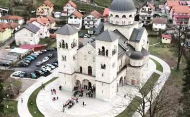 На Покров служи митрополит Хризостом, прва слава Црквеног хора