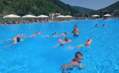 Почиње Школа пливања на фочанским базенима