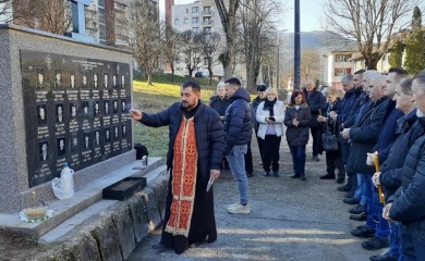 Освештана спомен-плоча погинулим радницима Рудника у Миљевини