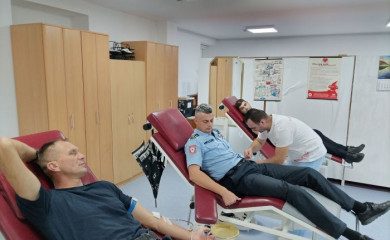 Припадници ПУ Фоча у акцији добровољног давања крви