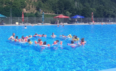 Школа пливања за малишане на Аква парку од 7. јула, почео упис
