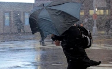 Цивилна заштита Фоча: Склонити материјална добра због јаког вјетра