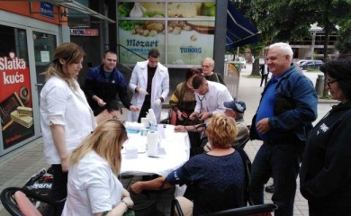 Међународни дан сестринства у Фочи у знаку бесплатног мјерења шећера и крвног притиска