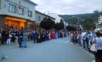 SŠC Foča: Maturanti večeras šetaju i slave ulazak u svijet odraslih