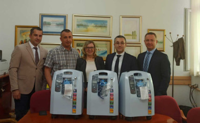 Вриједна донација „Нове банке“: Концентратори кисеоника за болницу у Фочи