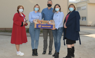 Воће и сокови за Болницу од Кладионица "Моцарт"