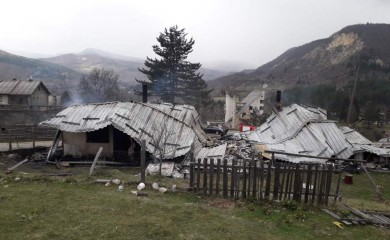 Стамбени контејнери за породице у Миљевини које су остале без крова над главом