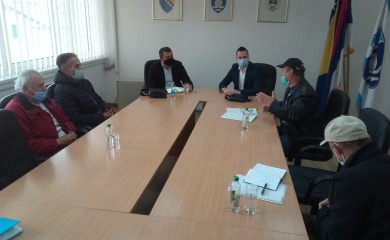 Група грађана бошњачких повратника: Спахић нарушава међуљудске и међунационалне односе
