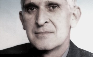 Преминуо професор Драган Ковач
