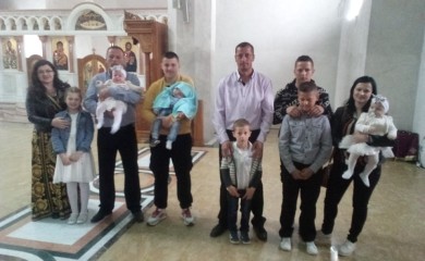 Ђурђевданска прича из Фоче: Троструко крштење и слава у кући пуној дјеце