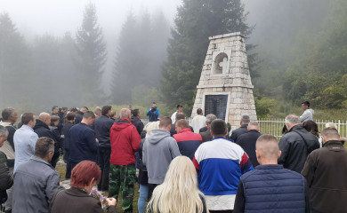 Папратна њива: Сјећање на погибију српских цивила и бораца