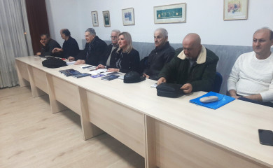„Војска“ пјесника промарширала Фочом