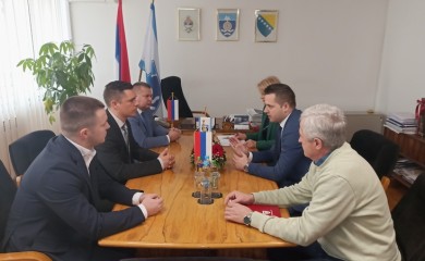 Министар правде Српске са начелником општине Фоча