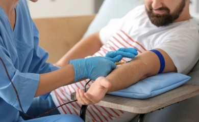 Позив добровољним даваоцима крви