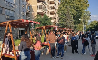 Шоља чаја спојила свијет у Фочи