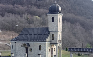 Црква Свете Тројице у Осијама прославља крсну славу
