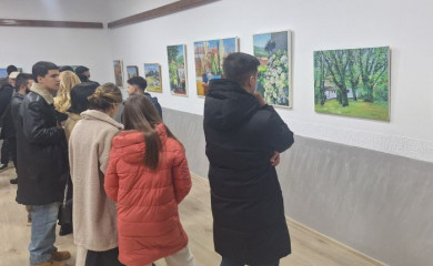 Шаренило Балкана на сликарском платну Рускиње Олге Копеине у Фочи