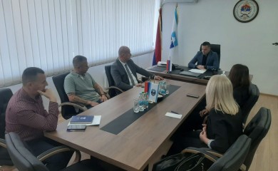 Нова мјера: Ученицима из породица са троје и више дјеце по 200 КМ за екскурзију