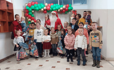 Новогодишње даривање из општинске управе запосленима и дјеци