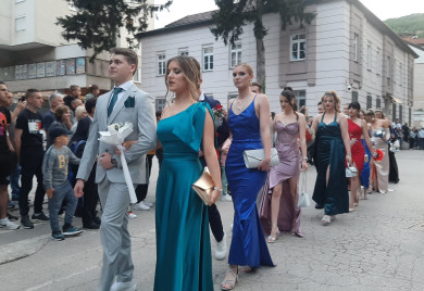 Фочански матуранти: Професори су нам помогли да постанемо бољи људи