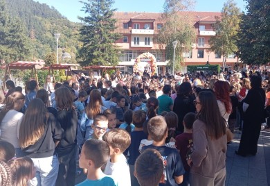 Октобарски базар спојио домаће произвођаче и најмлађе Фочаке