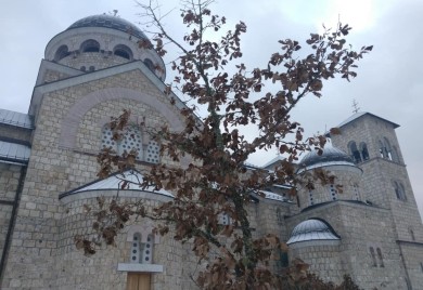 Кад вријеме жури, а обичаји остају: Бадњи дан у савременом животу