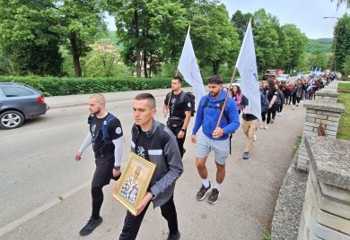 Стотину студената из Фоче пјешачи на поклоњење Светом Василију Острошком