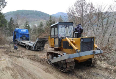 "Комуналац" обнавља механизацију- стигао дозер, у поступку набавка возила за одвоз смећа