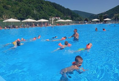 Почиње Школа пливања на фочанским базенима