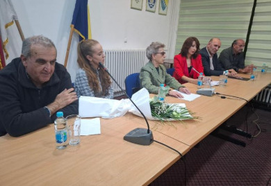 Свјетлост стиха потиснула таму