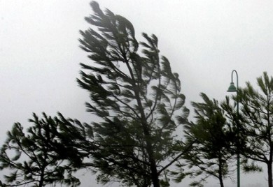 Цивилна заштита упозорава: Сутра олујни удари вјетра, повести рачуна о безбједности