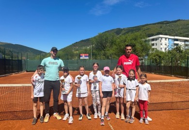 На Ушћу стасавају тениски таленти