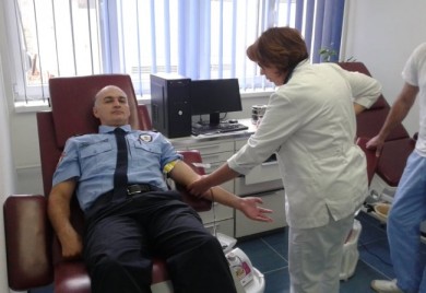 PU Foča: Policijski službenici darivali krv