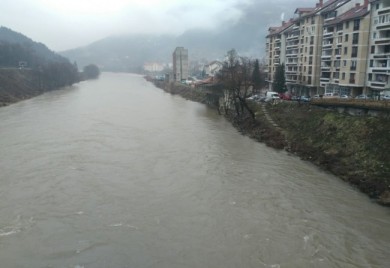 Цивилна заштита: Упозорење због најаве обилних падавина идуће седмице