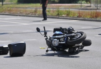 Motociklista polomio natkoljenicu