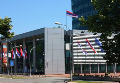 Министарство просвјете: Нема смањења плата просвјетним радницима