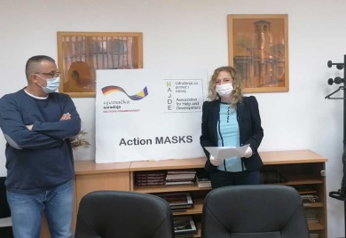 Жене које су прошле курс шивења сашиле 7.250 маски за Фочу и Горажде